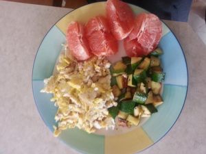 And breakfast this morning! Eggs, zucchini and a grapefruit. YUM. 